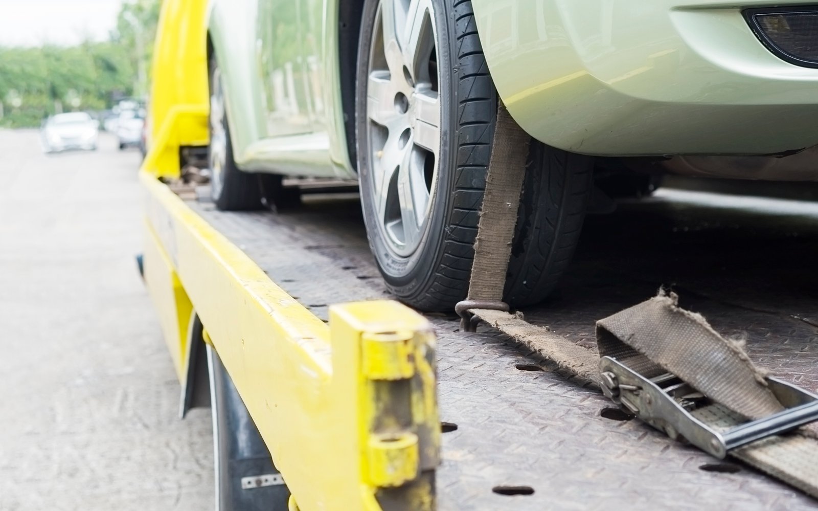 Accident Recovery and Flatbed Towing Dubai -  Cfr Car Recovery